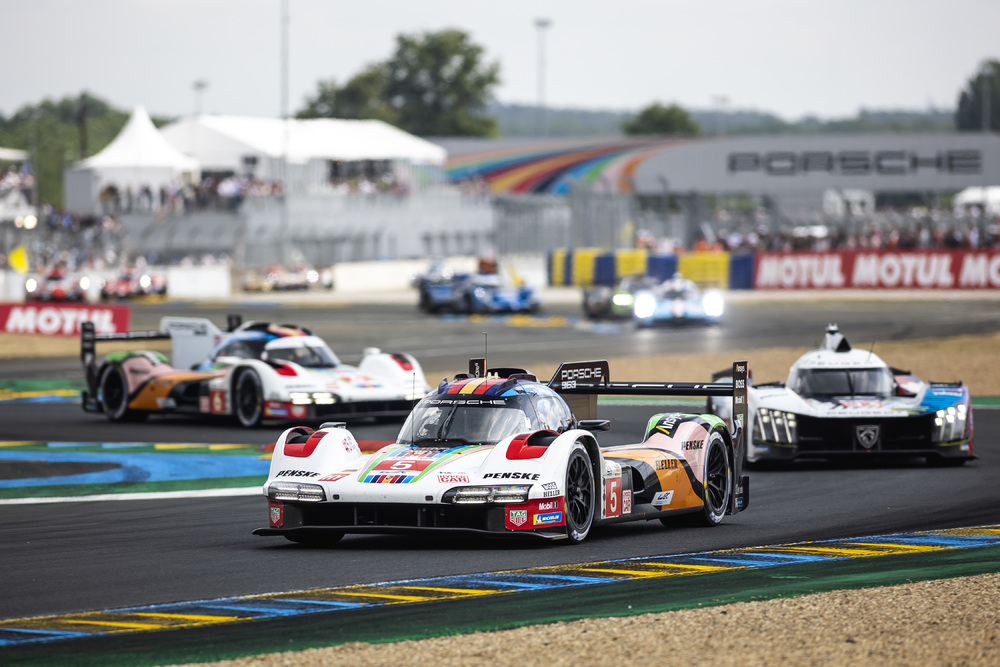 Le Mans 2023 in reflection