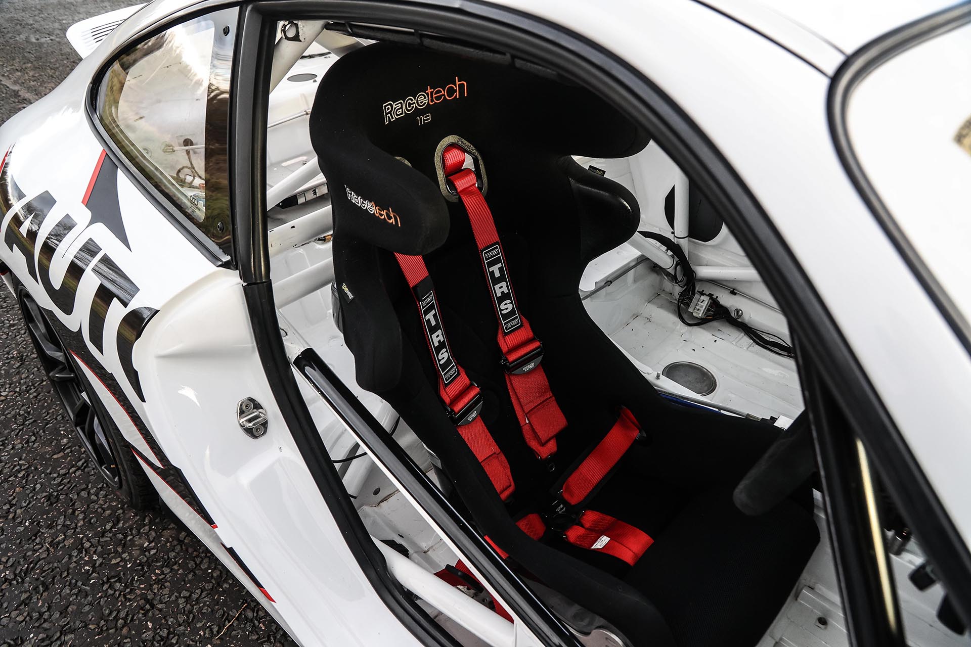 For Sale: 1999 Porsche 911 (996) C2 Racecar
