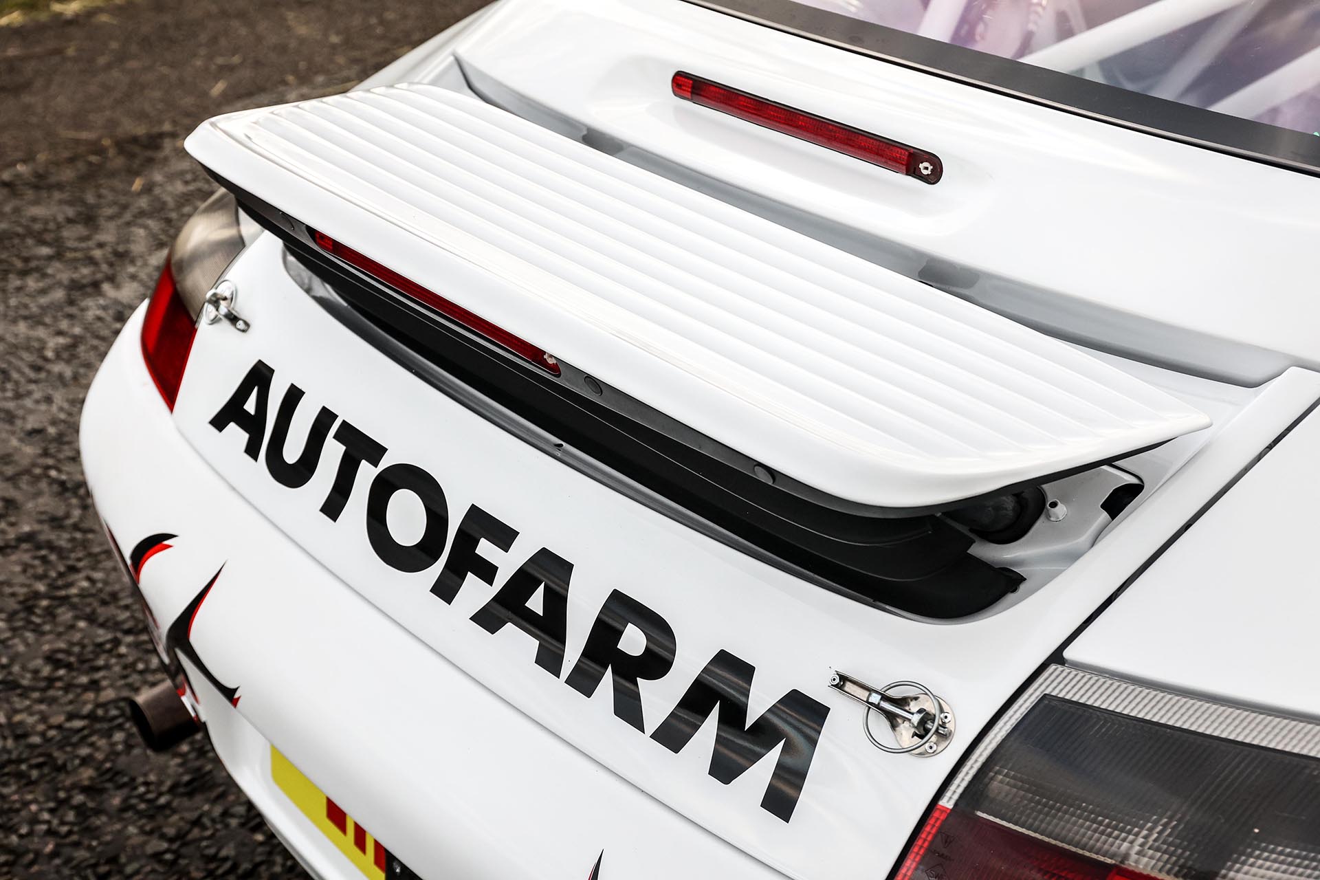 For Sale: 1999 Porsche 911 (996) C2 Racecar